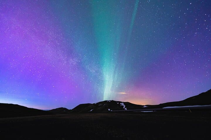 Private Northern Lights Hunt from Reykjavik with Photos and Icelandic Treats photo 5