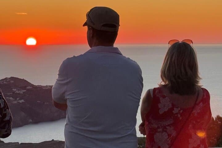 Santorini Private Luxury Tour: Oia Sunset, Wine & Hidden Gems (4‑Hour) photo 4