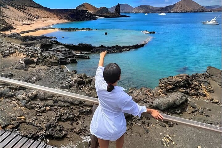 Bartolomé Island Yacht Adventure: Hike Pinnacle Rock & Snorkel with Galápagos Wildlife
