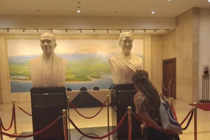 Colombo Social and Political Walk: Guided Documentary-Style City Tour photo 3