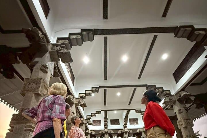 Colombo Social and Political Walk: Guided Documentary-Style City Tour photo 4