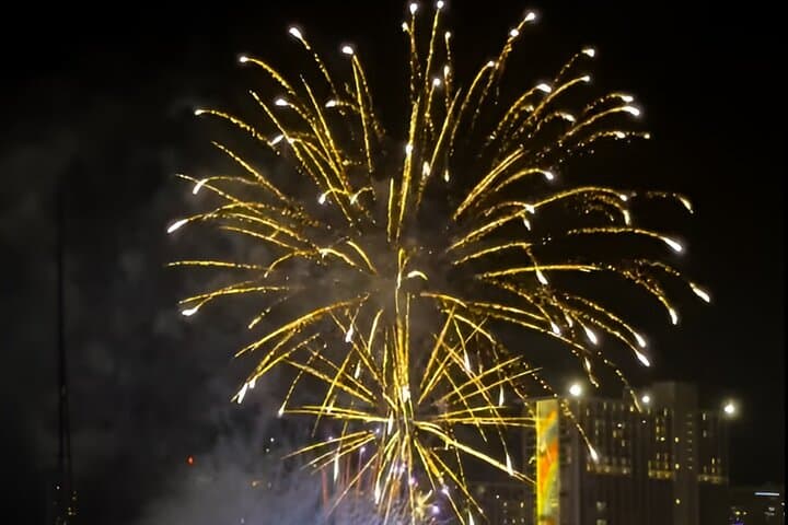 Waikiki Catamaran Friday Night Fireworks Sail — BYOB Ocean Viewing photo 6