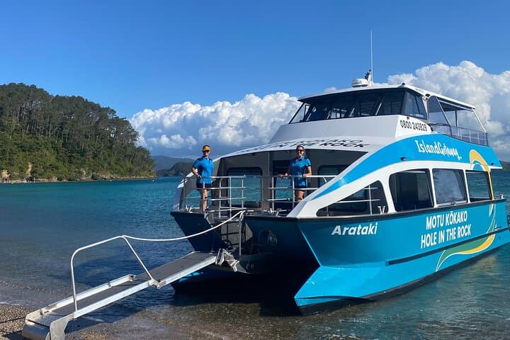 Bay of Islands Private Charter — Hole in the Rock Cruise with Island Stopovers photo 2