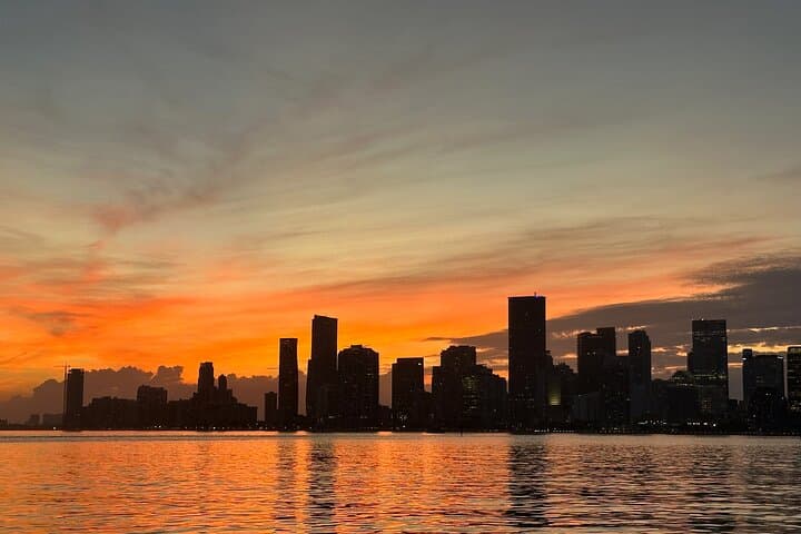 Miami Sunset Cruise on Biscayne Bay: Millionaire Mansions and Skyline Views photo 3