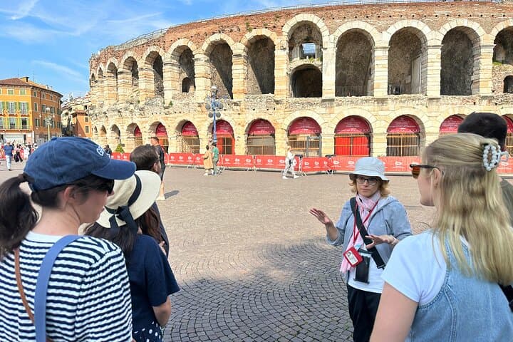Verona Guided Walking Tour: 2-Hour City Highlights & Juliet's Balcony