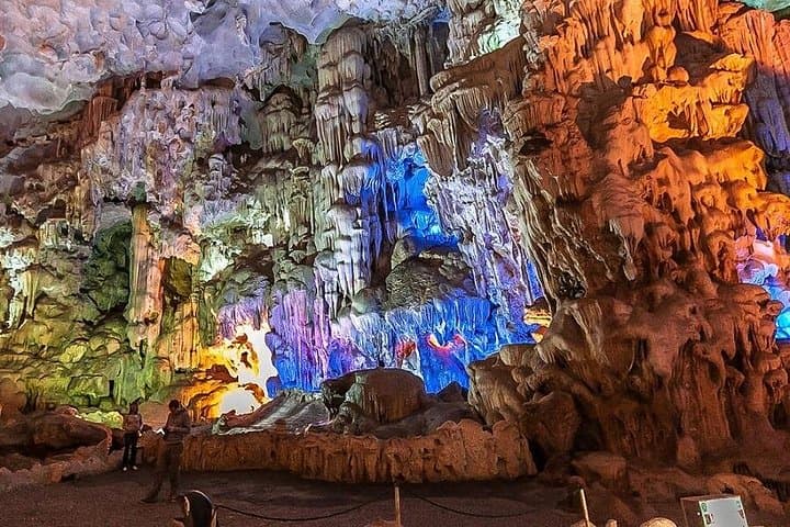 4-Hour Halong Bay Cruise: Kayak, Lunch & Thien Cung Cave from Tuan Chau photo 1
