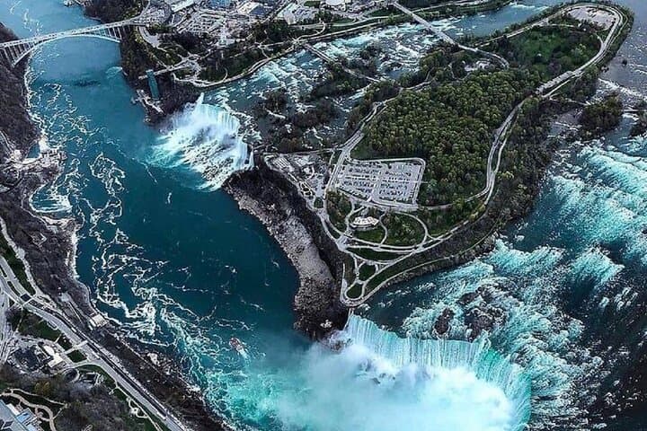 7-Day Niagara Falls, Toronto, Ottawa & Quebec City Guided Tour from New York photo 6
