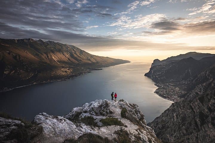 Night E‑Bike to Punta Larici: Aperitif and Star Views over Lake Garda