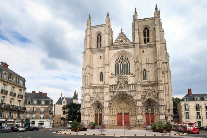 Nantes Self-Guided Walking Tour App – Botanical Garden to Machines de l’île photo 1