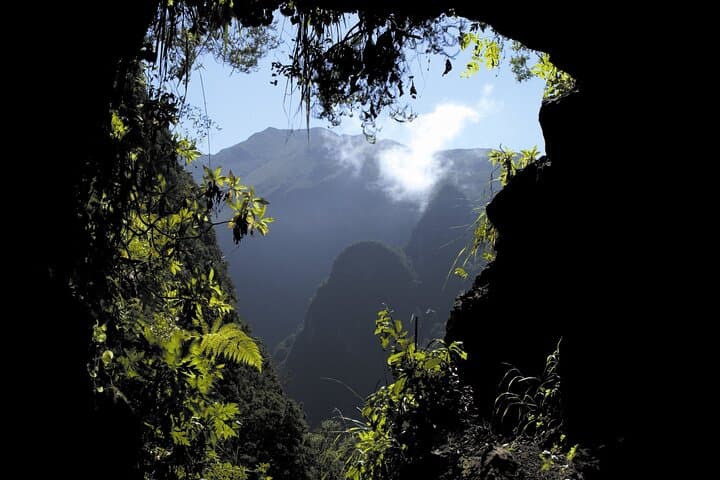 Levada to Caldeirão Verde: Queimadas' Iconic Waterfall Hike photo 4