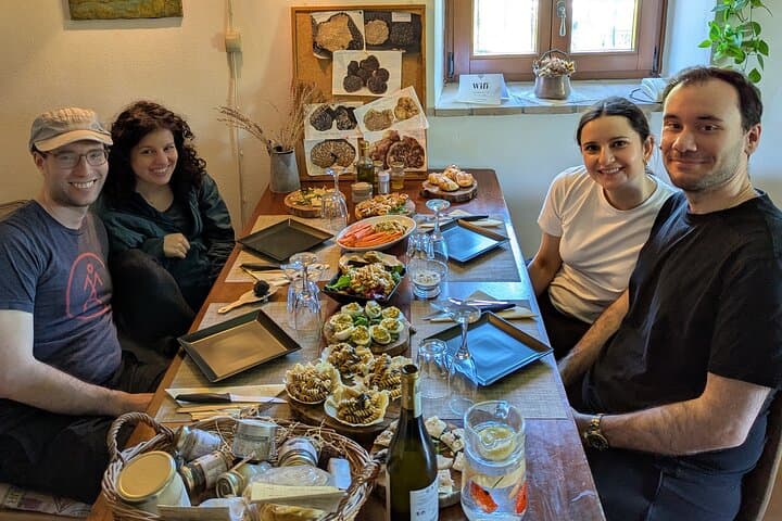 Truffle Hunting near Parma: Dog-Guided Forage & Truffle Lunch in Valmozzola photo 2