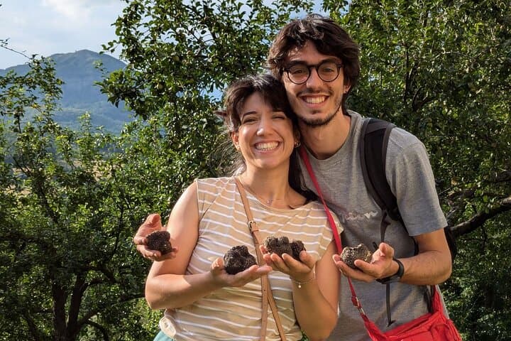 Truffle Hunting near Parma: Dog-Guided Forage & Truffle Lunch in Valmozzola photo 3