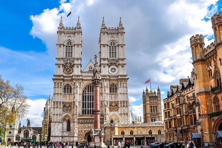 Westminster & Westminster Abbey: A Premium Blue Badge Walking Tour of London's Core