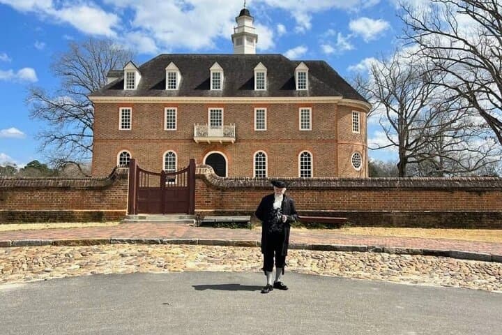 Step Back in Time: Historic Buildings Walking Tour in Colonial Williamsburg