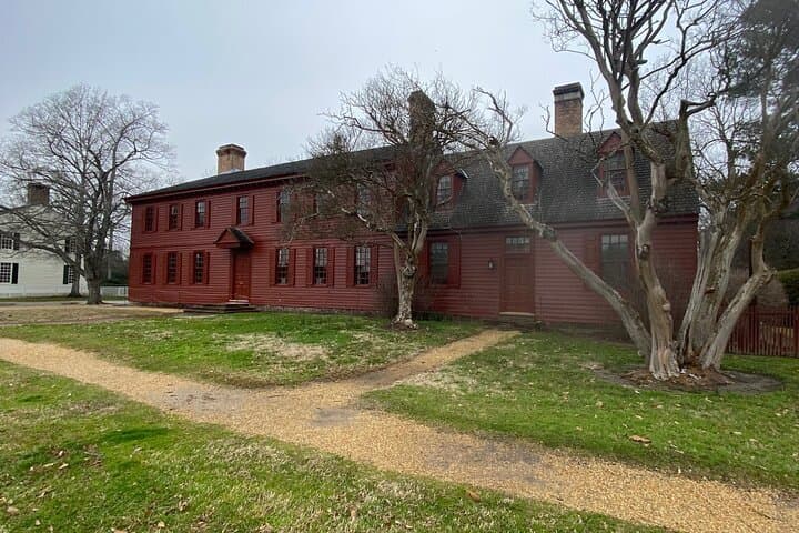 Step Back in Time: Historic Buildings Walking Tour in Colonial Williamsburg photo 2