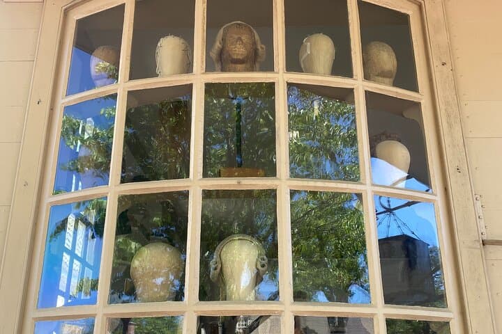 Step Back in Time: Historic Buildings Walking Tour in Colonial Williamsburg photo 5
