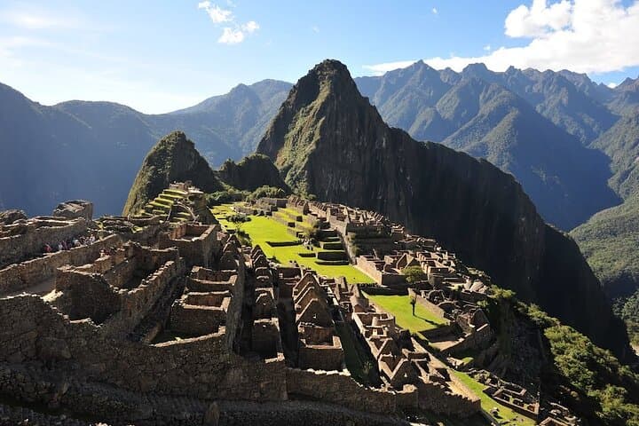 Cusco 5-Day Sacred Valley, Machu Picchu & Rainbow Mountain Adventure