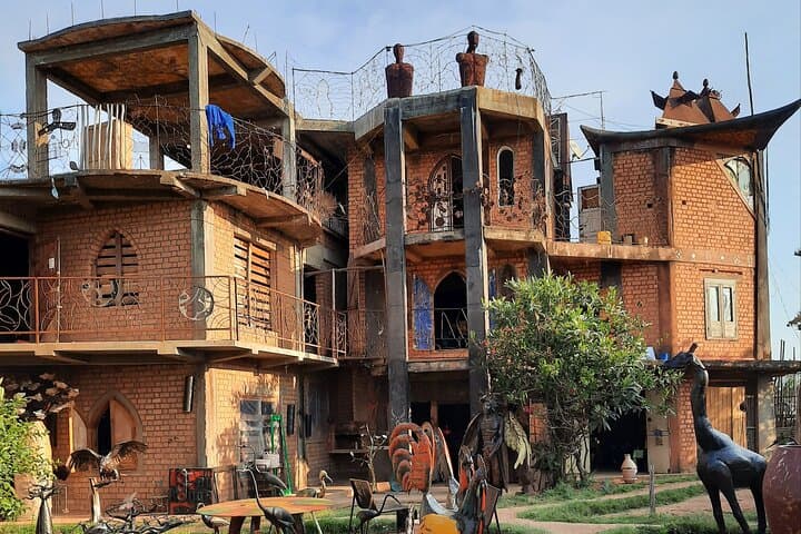 Rova Revealed: Royal Palace and Craft Workshops Day Tour in Antananarivo