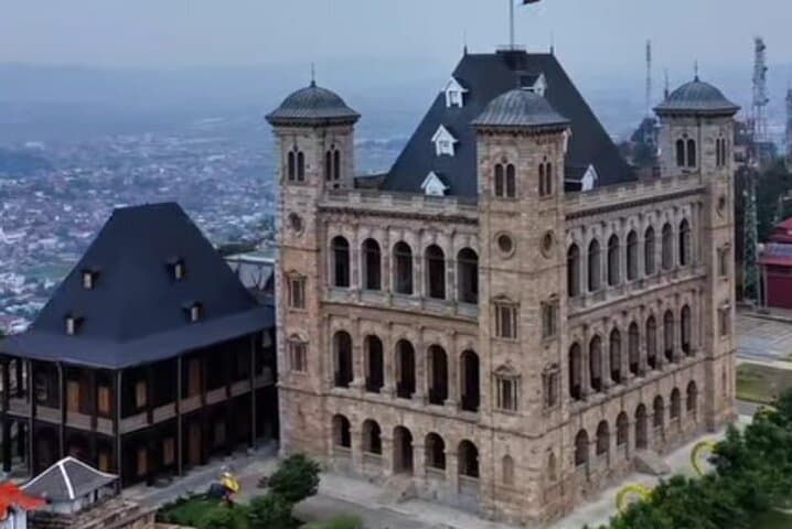 Rova Revealed: Royal Palace and Craft Workshops Day Tour in Antananarivo photo 3