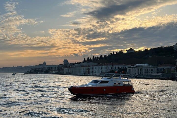 Sunset Yacht Cruise on the Istanbul Bosphorus — Luxury Evening Sail photo 2
