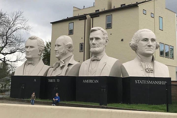 Houston City Tours: Quirky Architecture, Waterwall & Beer Can House Discovery photo 3