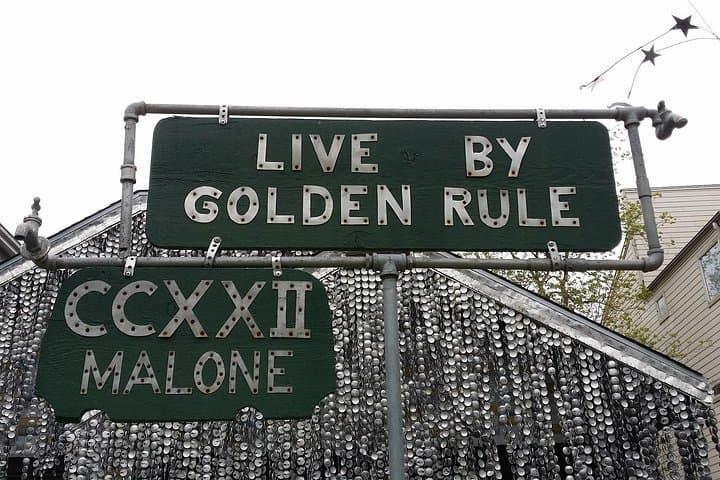 Houston City Tours: Quirky Architecture, Waterwall & Beer Can House Discovery photo 4