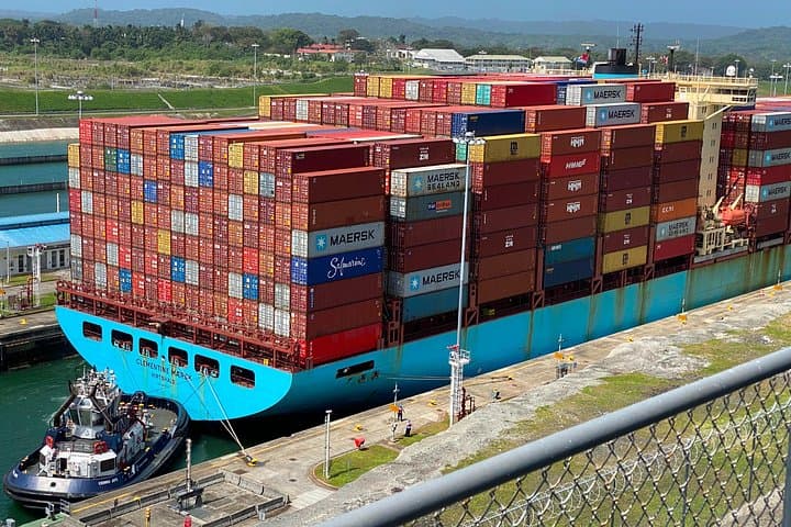 Private Luxurious Panama Canal 3-Lock and Panama City Tour photo 3