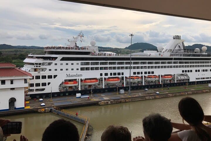 Private Luxurious Panama Canal 3-Lock and Panama City Tour photo 4