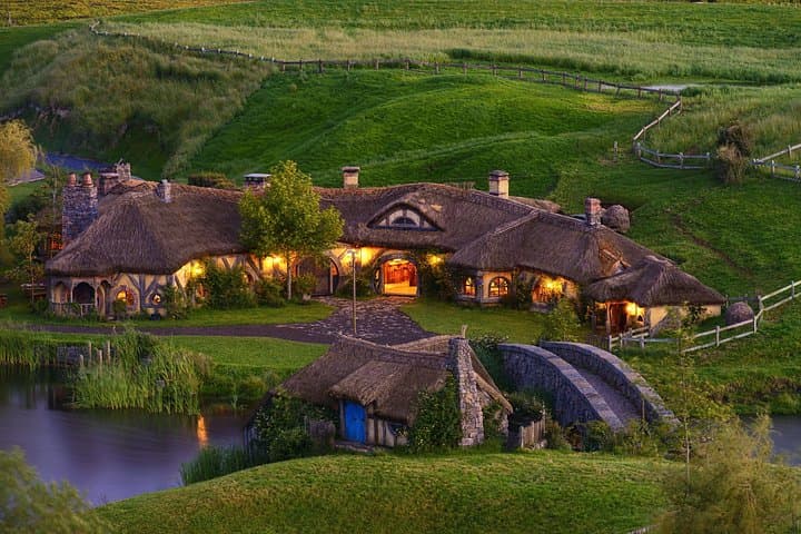 Private Auckland Day Tour: Hobbiton, Wai-O-Tapu & Rotorua — One Epic Day photo 5
