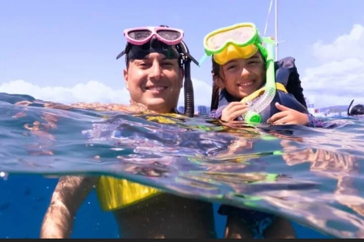 Waikiki Turtle Canyon Snorkel: Swim with Hawaiian Green Sea Turtles from Kewalo Basin photo 6