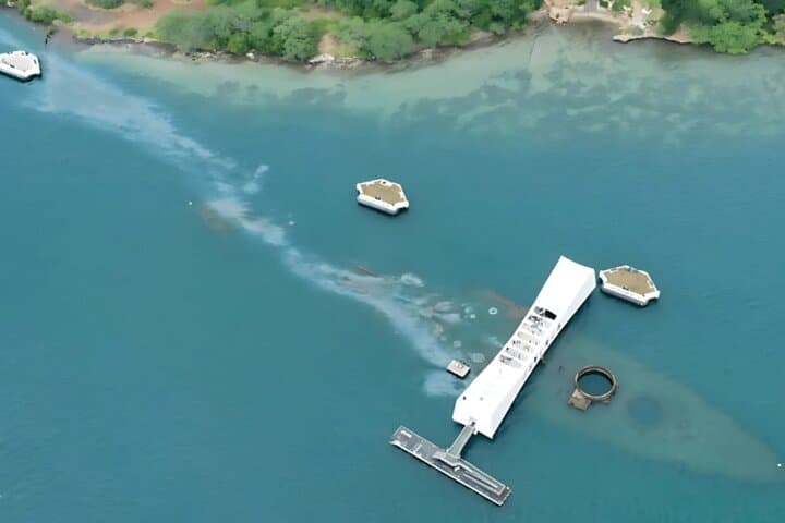 Pearl Harbor and Hawaiian Kingdom History Tour from Waikiki to the USS Arizona Memorial