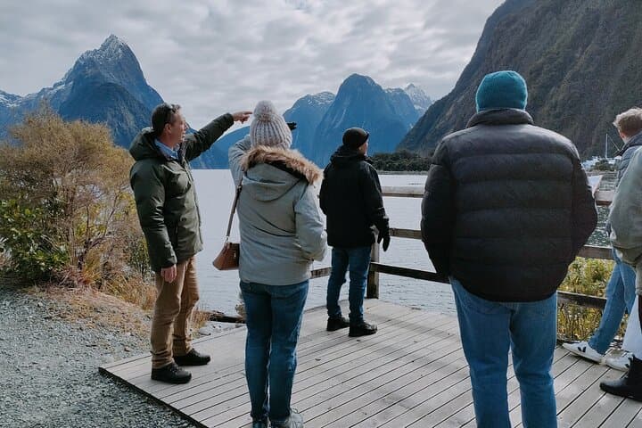 Milford Sound Scenic Flight with Landing: A Stunning Aerial Adventure from Queenstown photo 3