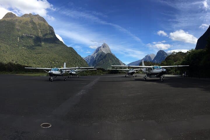 Milford Sound Flight and Nature Cruise: Scenic Adventure from Queenstown photo 3