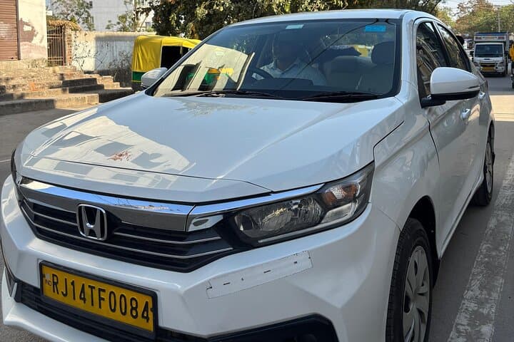 Moonlit Dinner at Jag Mandir: Lake Pichola Private Boat Transfer & Three-Course Meal photo 3