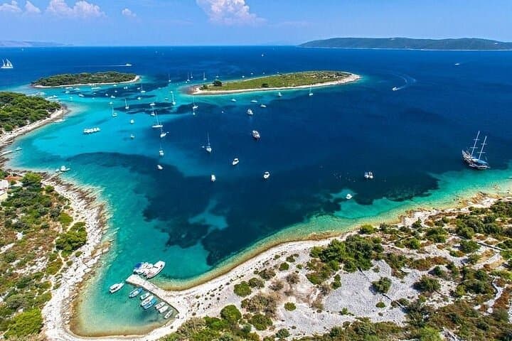 Private Split Boat Tour: Blue Lagoon Snorkel & Trogir Waterfront Lunch photo 6