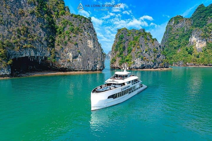 Luxury Ha Long Bay Symphony Day Cruise: Sung Sot, Ti Top & Luon Cave photo 1