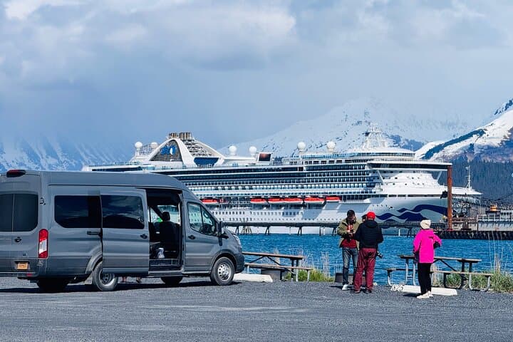 Exploring Alaska’s Wild Heart: Private Seward to Anchorage Scenic Transfer
