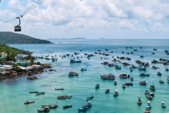 Phu Quoc 4-Island Full-Day: Snorkel, Speedboat & World’s Longest Sea-Crossing Cable Car photo 3