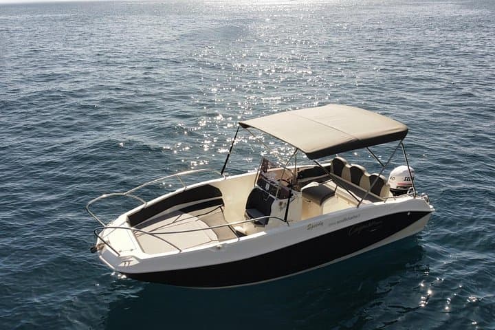 Private Full-Day Amalfi Coast and Capri Excursion by Speedboat photo 2
