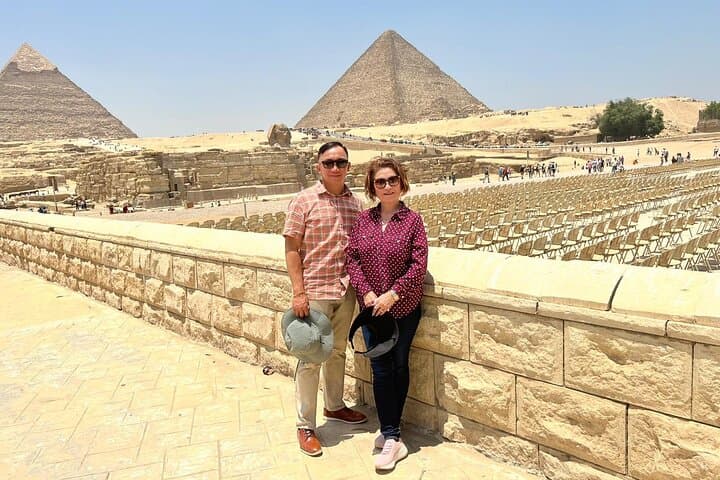 Private Day Tour: Giza Pyramids, Egyptian Museum & Khan El-Khalili