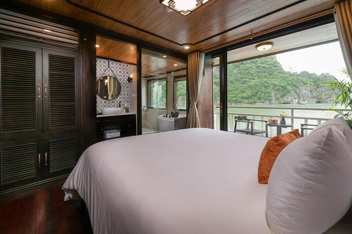 3-Day Ninh Binh and Halong Bay Cruise — Trang An, Mua Cave & Bai Tu Long Bay photo 3