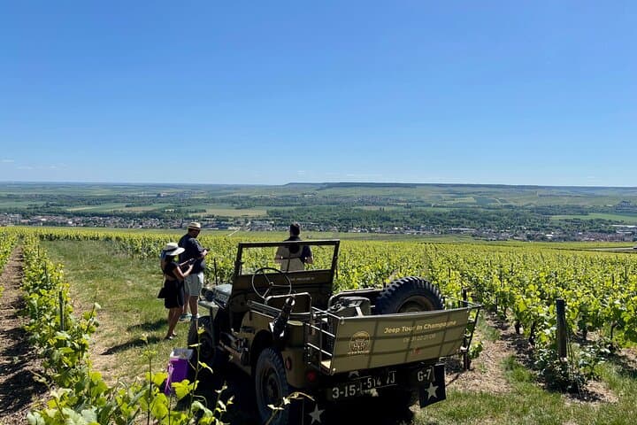 Jeep Tour Through Champagne Vineyards from Épernay with Champagne Tasting photo 3