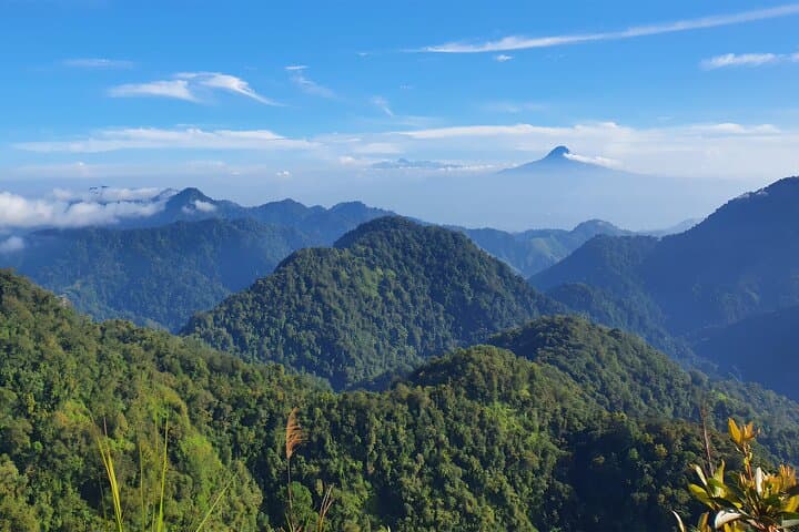 7-Day Motorcycle Adventure from GenSan: Gumasa Beaches & Mt. Matutum Loop