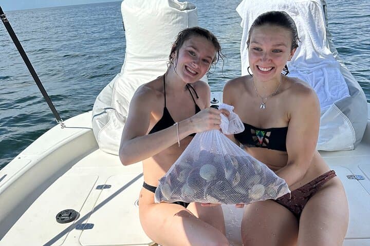 Scalloping Charters on Florida’s Nature Coast: Guided Scallop Snorkel in Crystal River photo 3