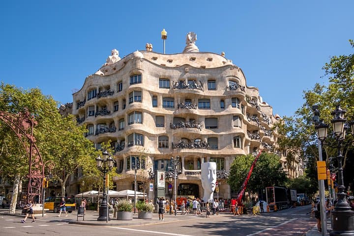 Gaudí Houses: Casa Batlló, Casa Milà & Casa Vicens Tour in Barcelona photo 1