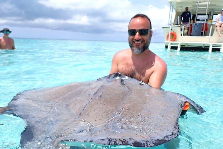 Stingray City Sandbar Experience — Hands-On Stingray Encounter in Grand Cayman photo 2