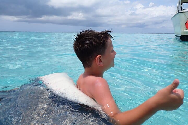 Stingray City Sandbar Experience — Hands-On Stingray Encounter in Grand Cayman photo 3