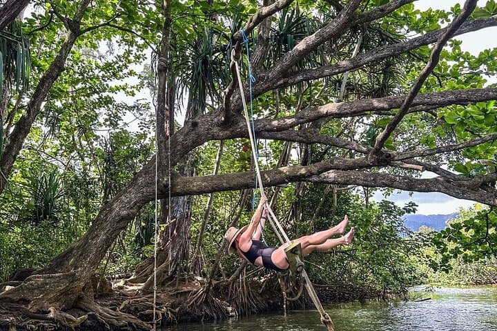Stand-Up Paddle Boarding on Windward Oahu: Kahana Stream SUP Adventure photo 2