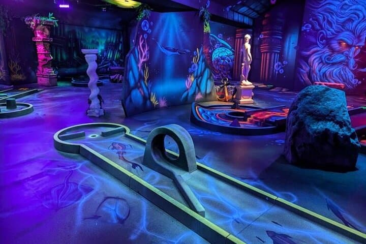 Paris Active Day: Climbing Room Access + Fluorescent Mini Golf in Bercy Village photo 4