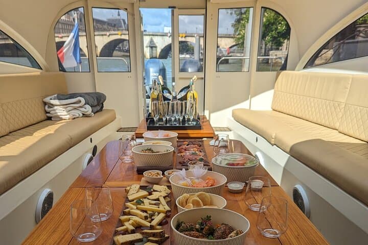 VIP Seine Wine & Cheese Cruise — Private 90‑Minute Tasting in Paris